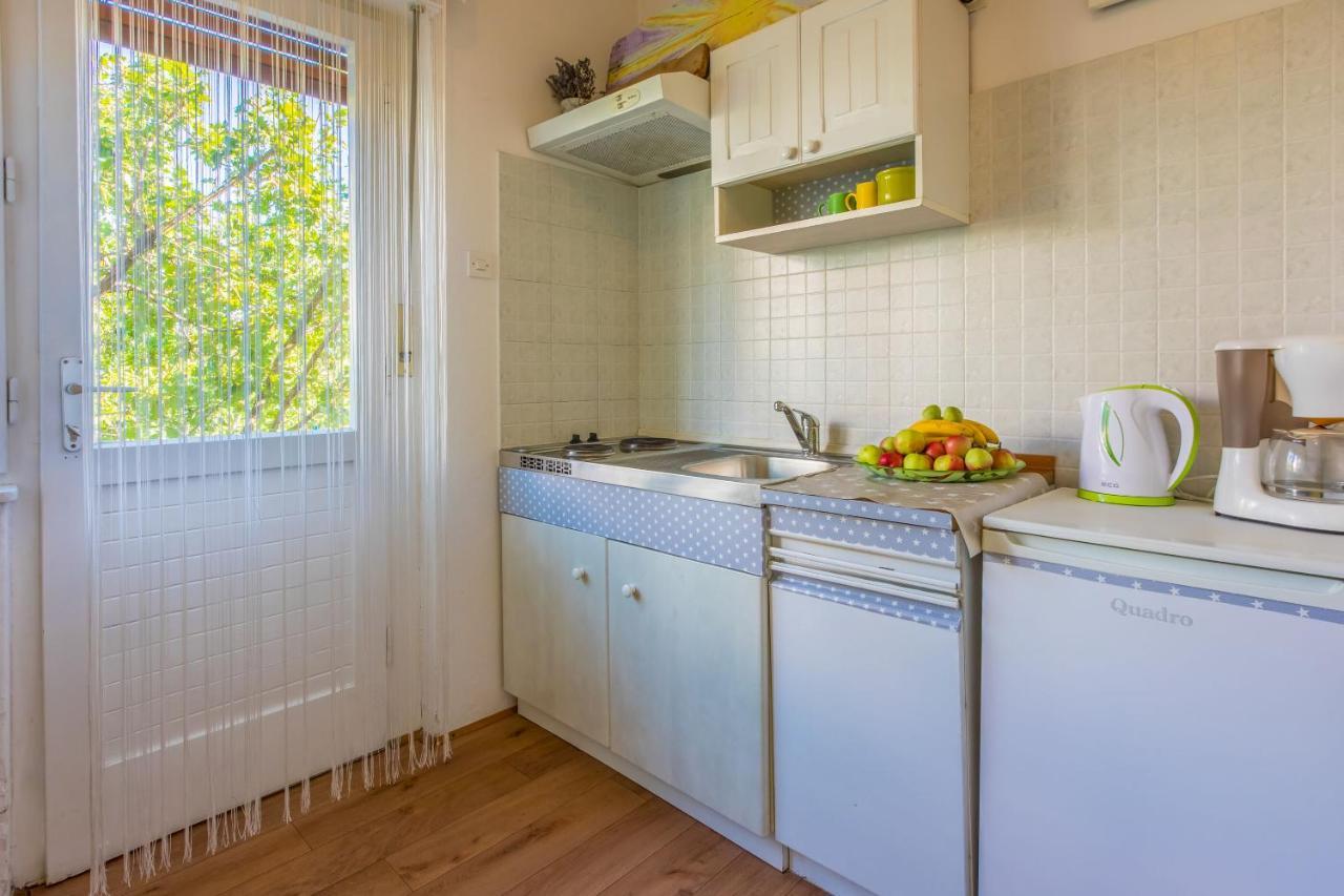 קריקווניצה Apartments Marmar מראה חיצוני תמונה